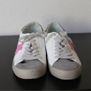 Sneakers- never been worn, pink star